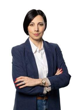 Our People 6 R6C 2118 copy